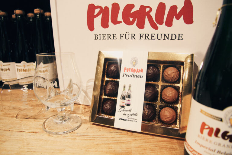PILGRIM Grand Cru mit Bier Pralinen und Schwenkergläser zum Schenken